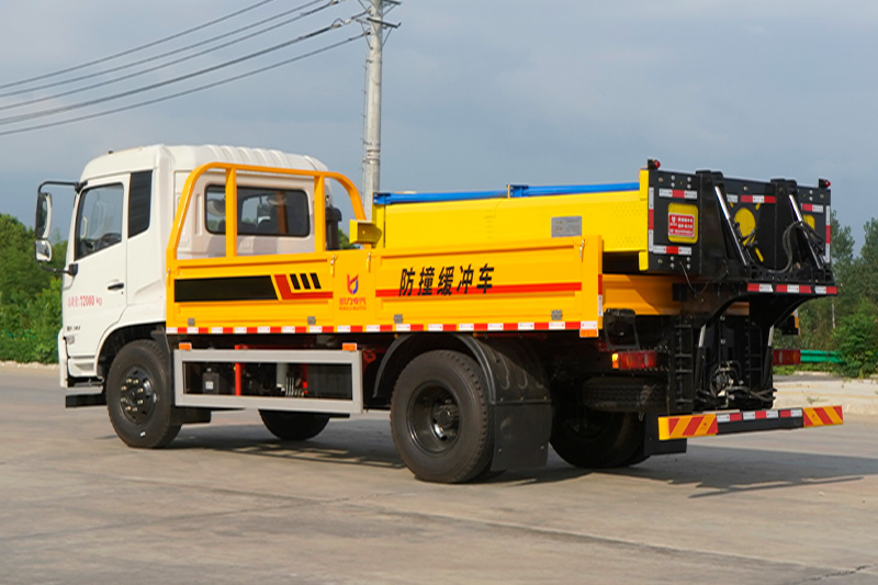 东风天锦防撞缓冲车(2000kg-100km/h)