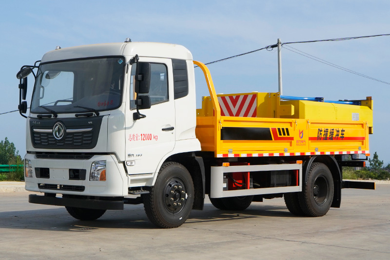 东风天锦防撞缓冲车(2000kg-100km/h)