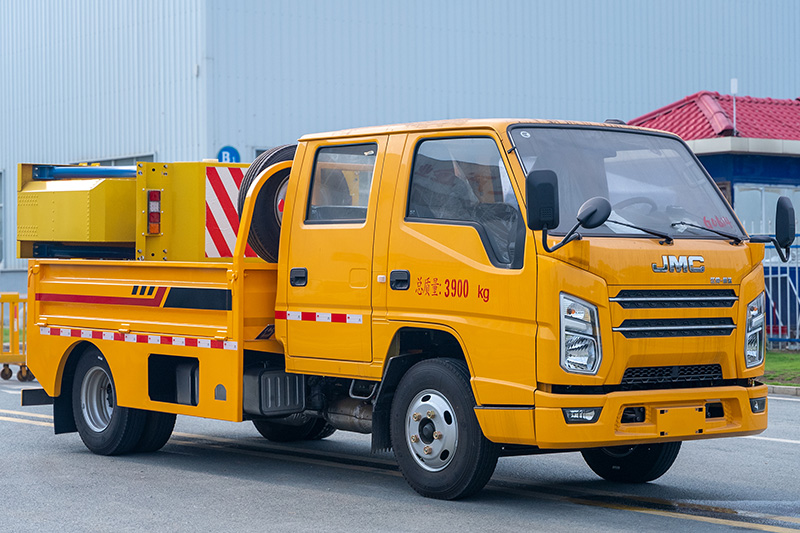 江铃顺达二级翻转防撞车(2000kg-70km/h)